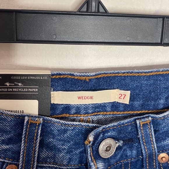 Levi’s Premium Wedgie Icon Fit cropped rigid denim jeans in medium wash sz 26 - Picture 10 of 15